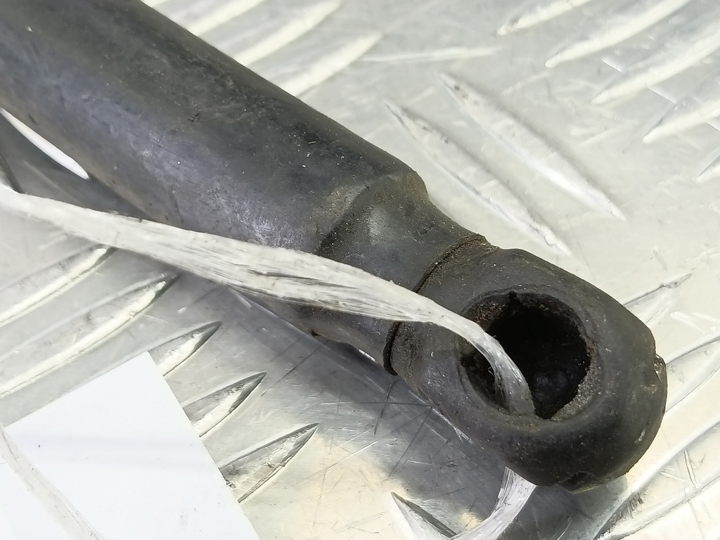 амортизатор крышки багажника Hyundai TUCSON  817712E000, 520 рублей, Москва