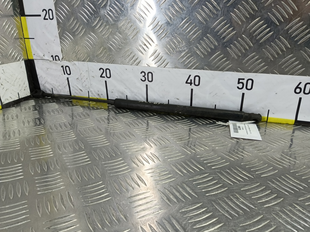 амортизатор крышки багажника Hyundai TUCSON  817712E000, 520 рублей, Москва