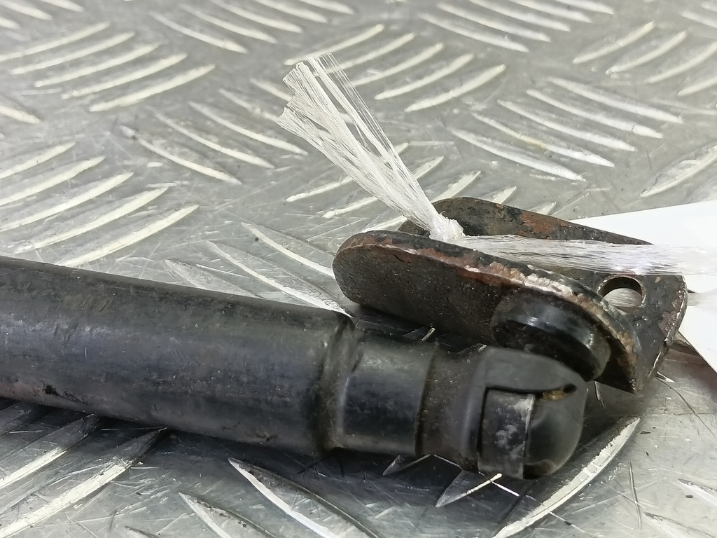 амортизатор капота Kia SORENTO  811813E010, 860 рублей, Москва