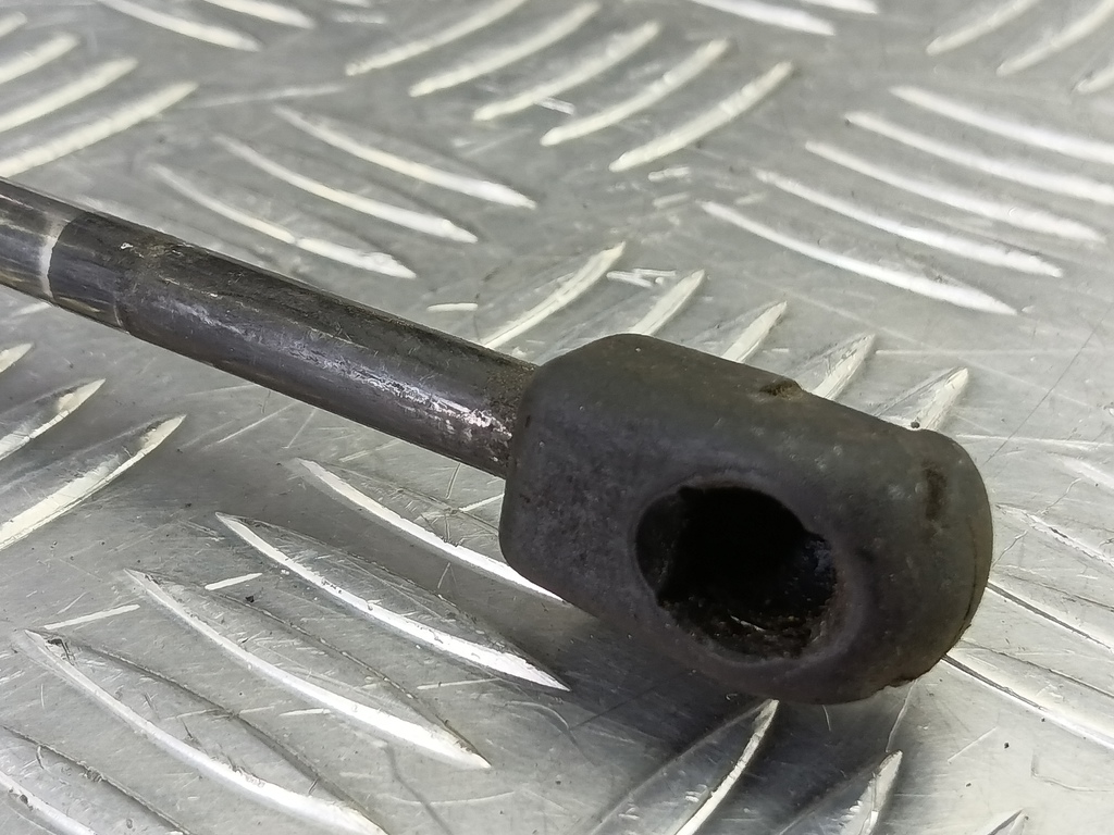 амортизатор крышки багажника MITSUBISHI OUTLANDER  MR991808, 980 рублей, Москва