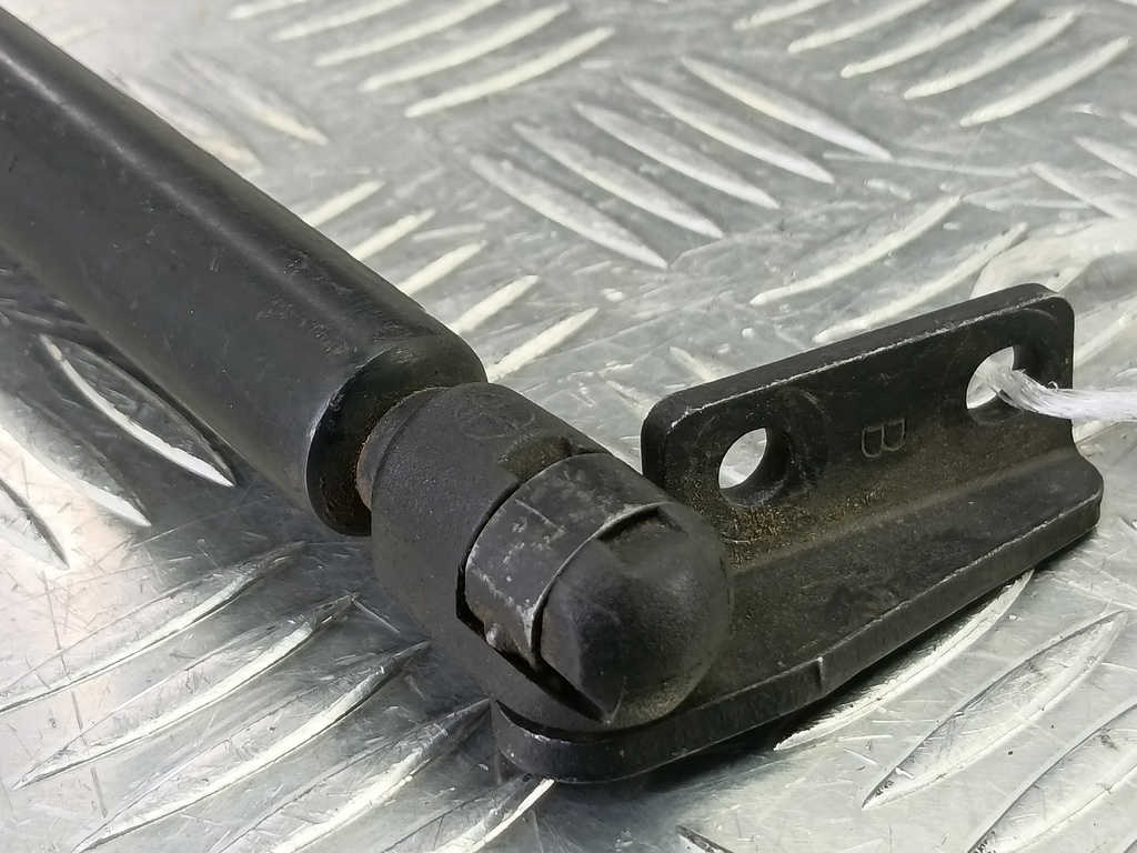 амортизатор крышки багажника MITSUBISHI OUTLANDER  MR991808, 980 рублей, Москва