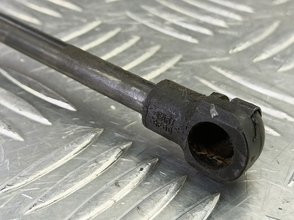 амортизатор крышки багажника CHEVROLET  SPARK 1.0 MT (67 л.с.)Spark  M300 (2009—2016) Хетчбэк 95962016, 630 рублей, Москва