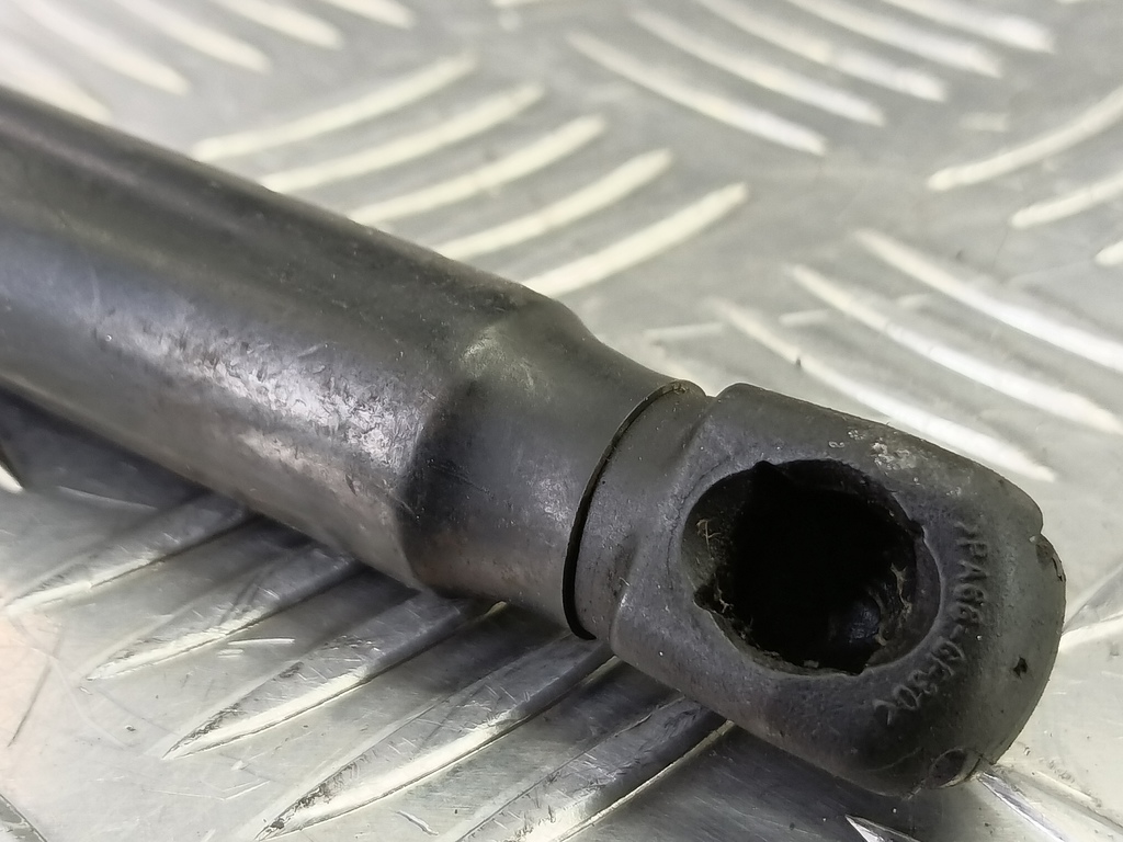 амортизатор крышки багажника Kia SPORTAGE  817803W000, 520 рублей, Москва