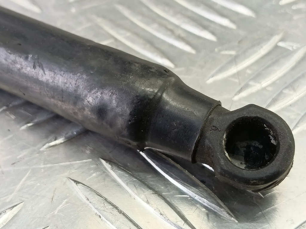 амортизатор крышки багажника Hyundai GETZ  817701C001, 750 рублей, Москва