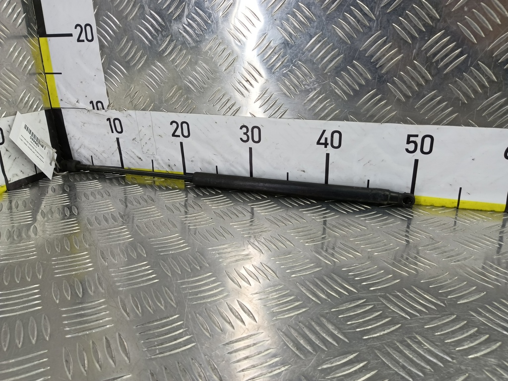 амортизатор крышки багажника Hyundai GETZ  817701C001, 750 рублей, Москва