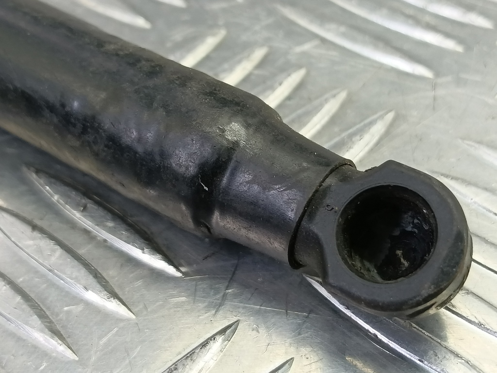 амортизатор крышки багажника Hyundai GETZ  817701C001, 750 рублей, Москва