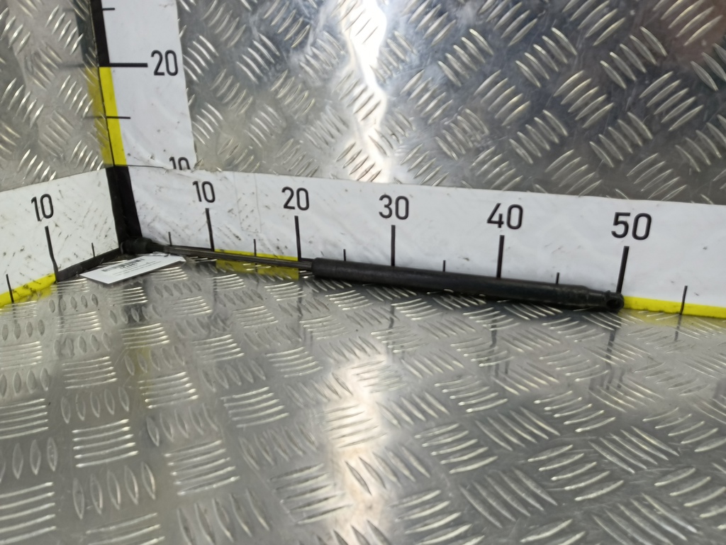 амортизатор крышки багажника Hyundai GETZ  817701C001, 750 рублей, Москва