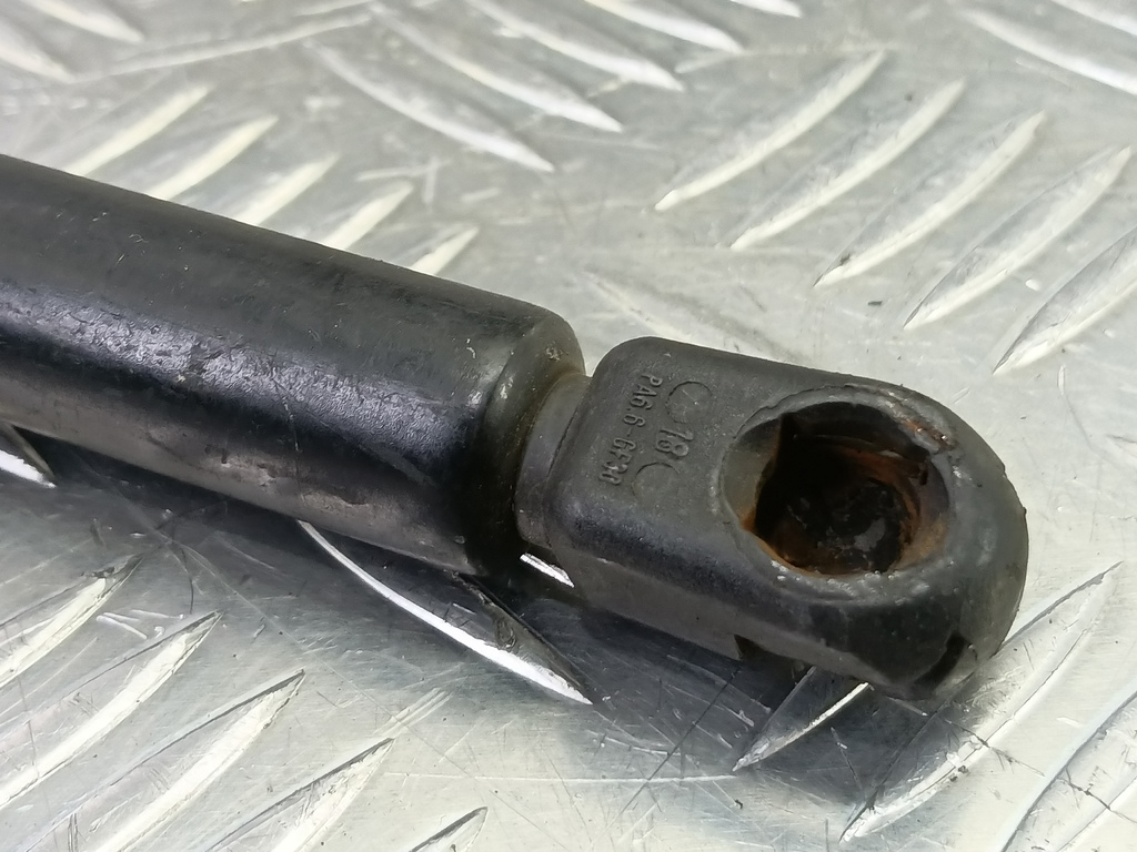 амортизатор крышки багажника MITSUBISHI CARISMA  MB927791, 750 рублей, Москва