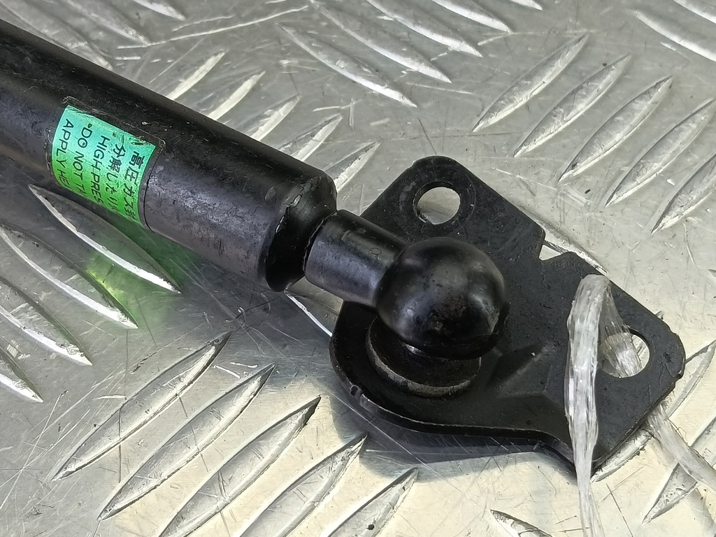 амортизатор крышки багажника MITSUBISHI LANCER  5802A023, 630 рублей, Москва