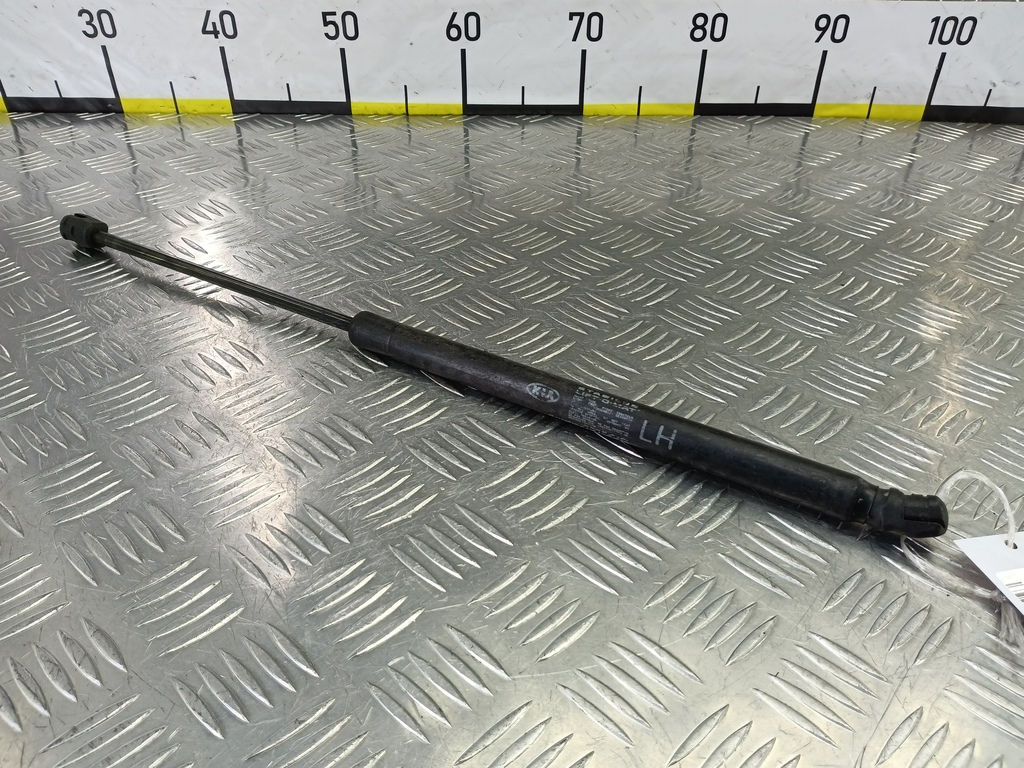 амортизатор крышки багажника Kia RIO  817701G000, 520 рублей, Москва