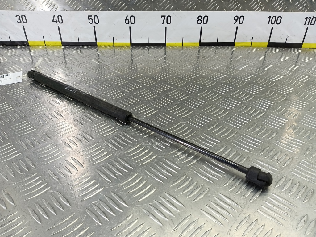 амортизатор крышки багажника Kia RIO  817701G000, 520 рублей, Москва