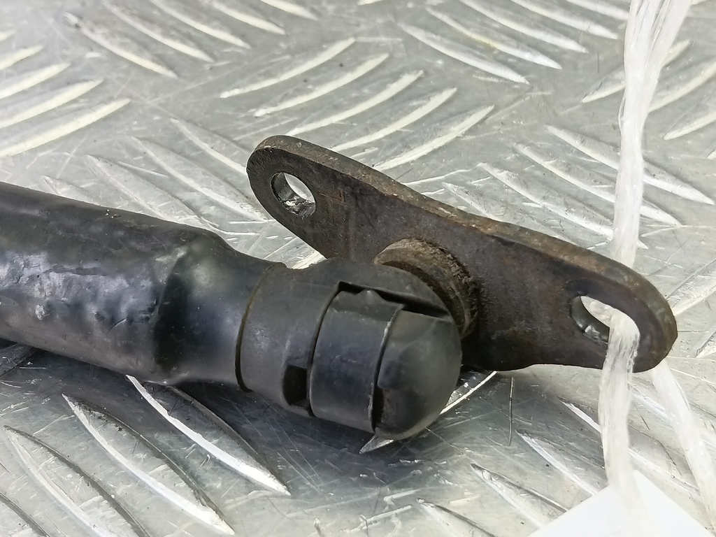 амортизатор крышки багажника Kia SPORTAGE  817701F010, 520 рублей, Москва