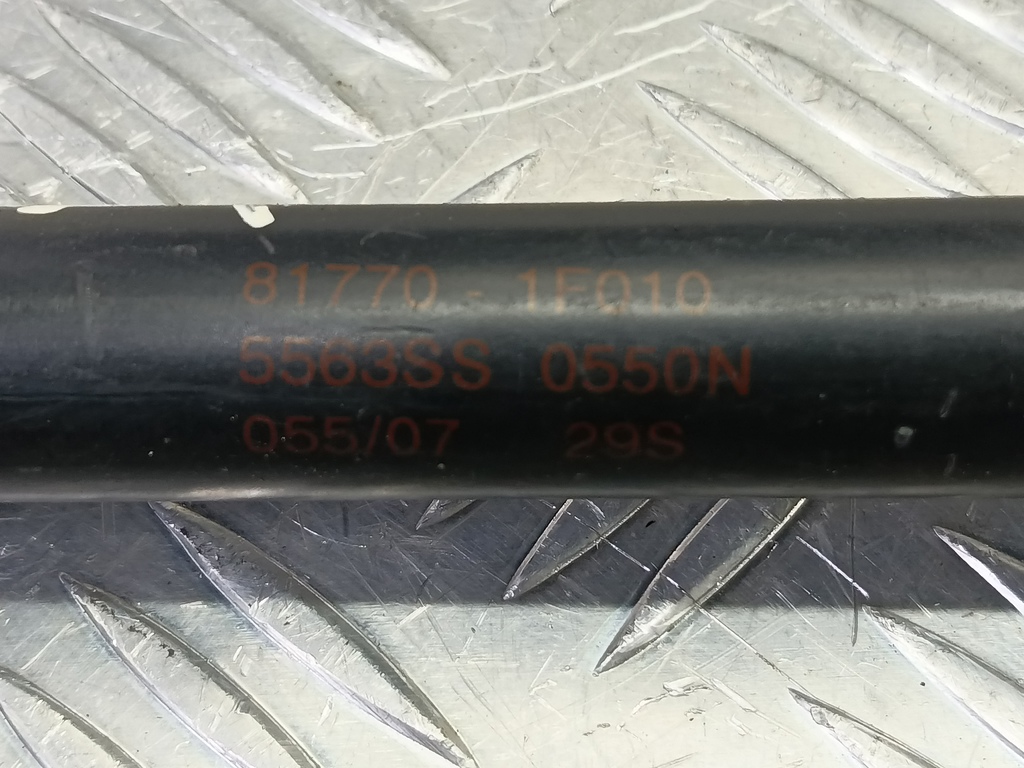 амортизатор крышки багажника Kia SPORTAGE  817701F010, 520 рублей, Москва