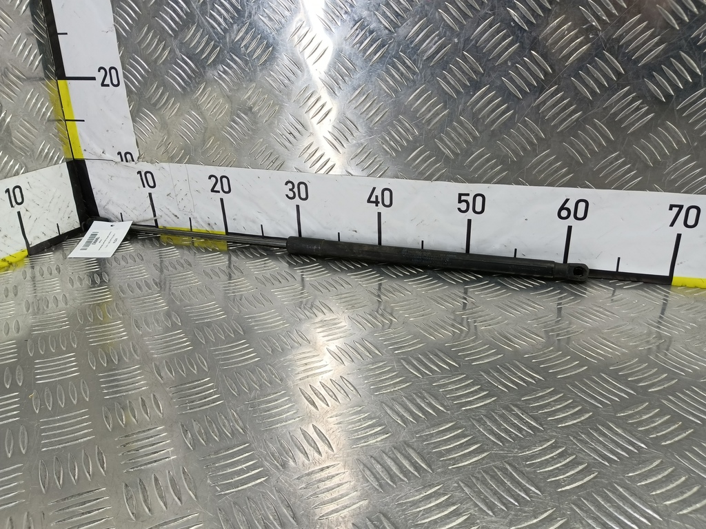 амортизатор крышки багажника FORD Focus  1747492, 630 рублей, Москва