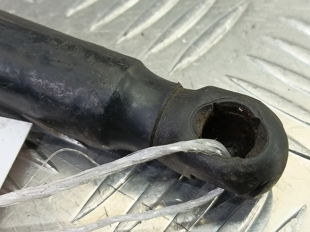 амортизатор крышки багажника Kia SPORTAGE  817701F010, 520 рублей, Москва