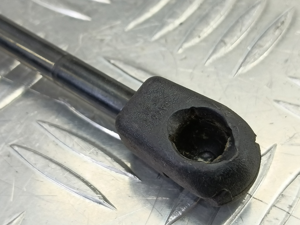 амортизатор крышки багажника Kia SPORTAGE  817701F010, 520 рублей, Москва