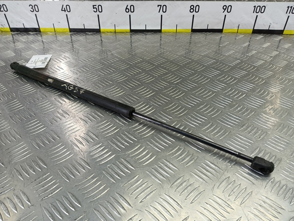 амортизатор крышки багажника Kia SPORTAGE  817701F010, 520 рублей, Москва