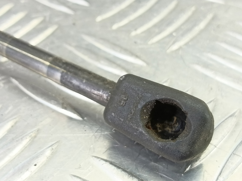 амортизатор крышки багажника MITSUBISHI Space Star  MR248939, 980 рублей, Москва