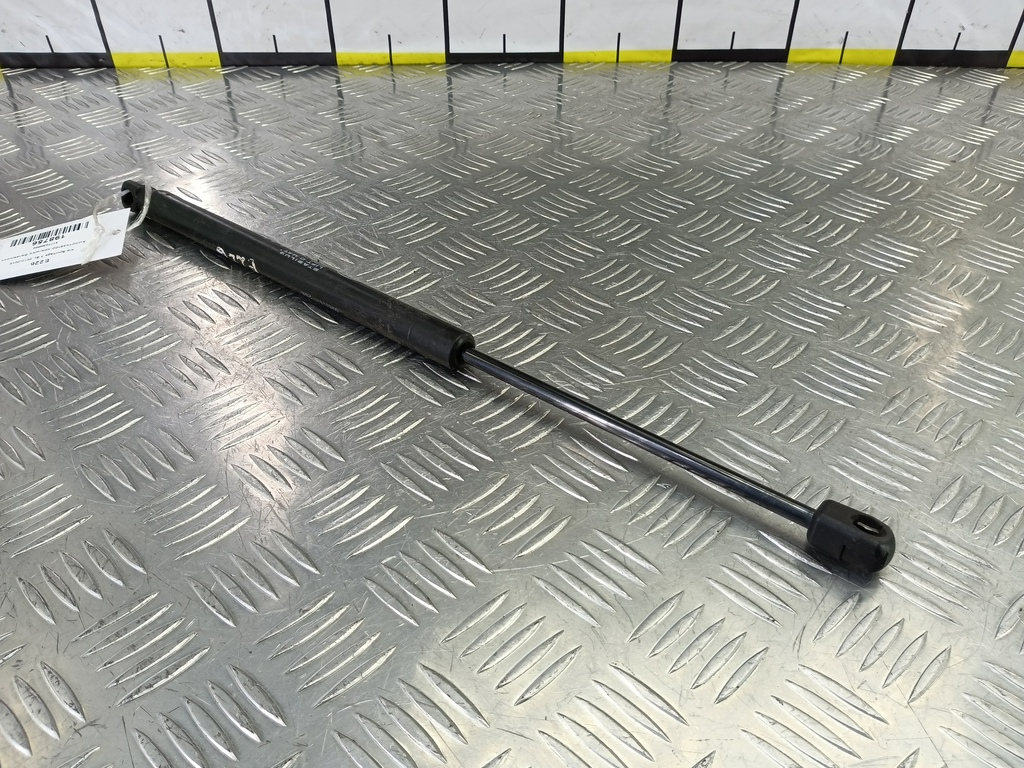 амортизатор крышки багажника Kia SPORTAGE  817703W000, 520 рублей, Москва