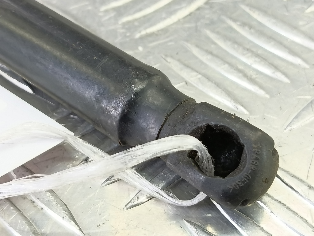 амортизатор крышки багажника Kia SPORTAGE  817703W000, 520 рублей, Москва