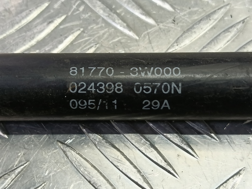 амортизатор крышки багажника Kia SPORTAGE  817703W000, 520 рублей, Москва