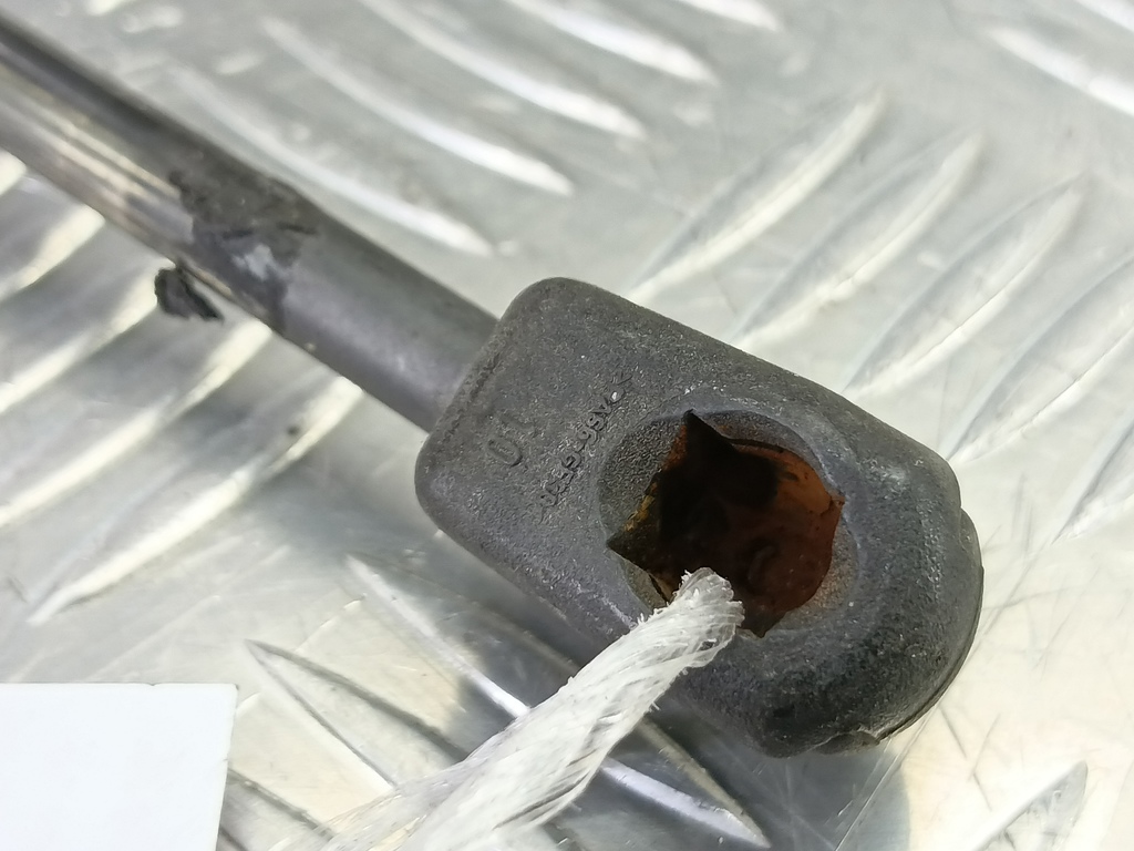 амортизатор крышки багажника FORD Focus  1747492, 630 рублей, Москва