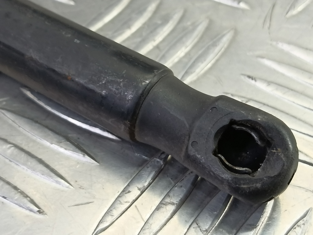 амортизатор крышки багажника FORD Focus  1747492, 630 рублей, Москва