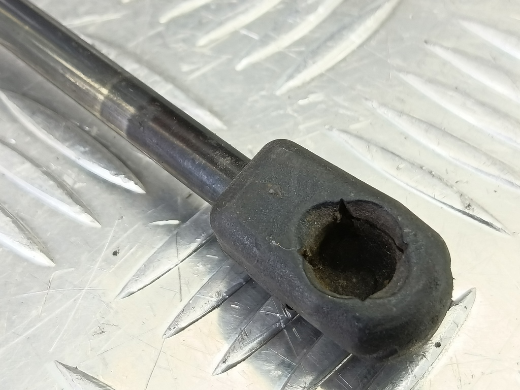 амортизатор крышки багажника MITSUBISHI Space Star  MR248939, 980 рублей, Москва