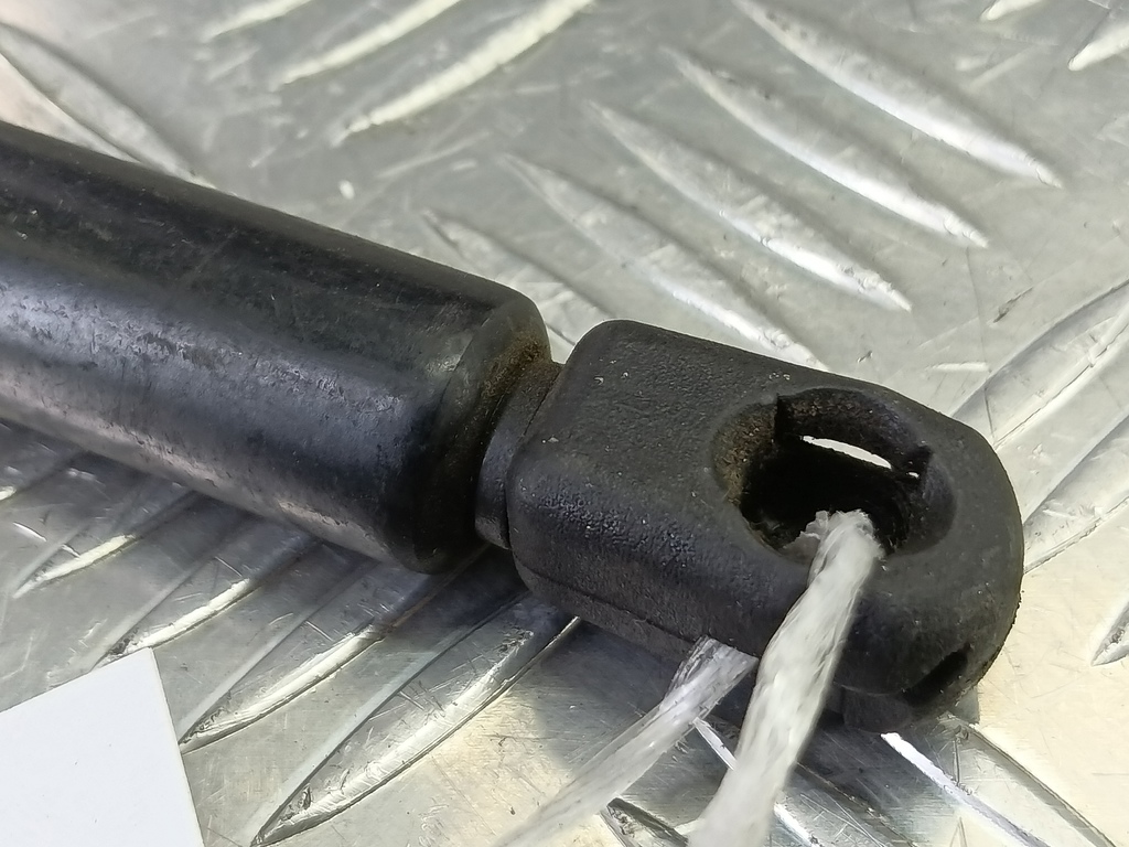 амортизатор крышки багажника MITSUBISHI Space Star  MR248939, 980 рублей, Москва