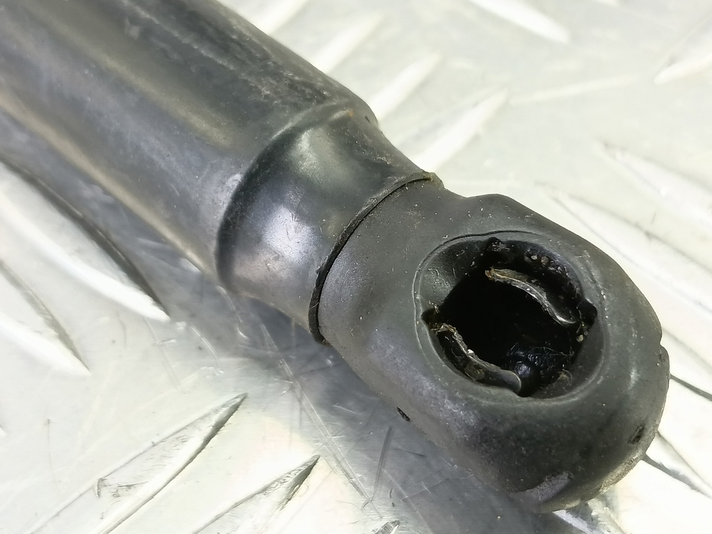 амортизатор стекла багажника Hyundai TUCSON 2.0 CRDi AT (112 л.с.)Tucson  I (2004—2011) Внедорожник 871702E020, 750 рублей, Москва