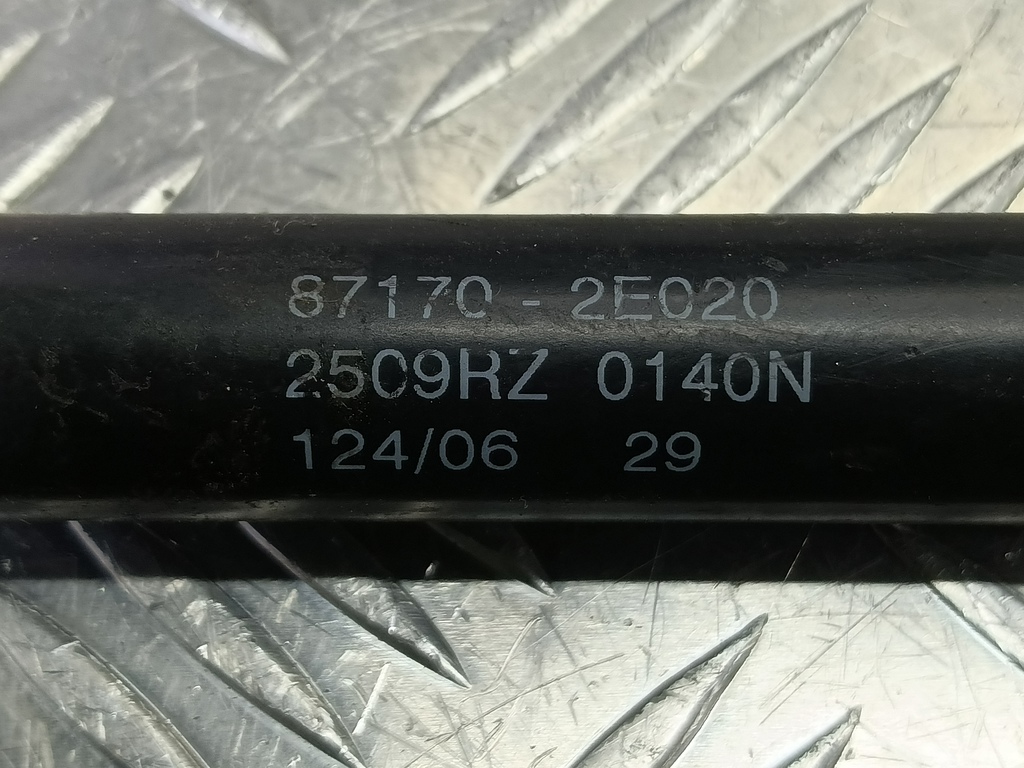 амортизатор стекла багажника Hyundai TUCSON 2.0 CRDi AT (112 л.с.)Tucson  I (2004—2011) Внедорожник 871702E020, 750 рублей, Москва