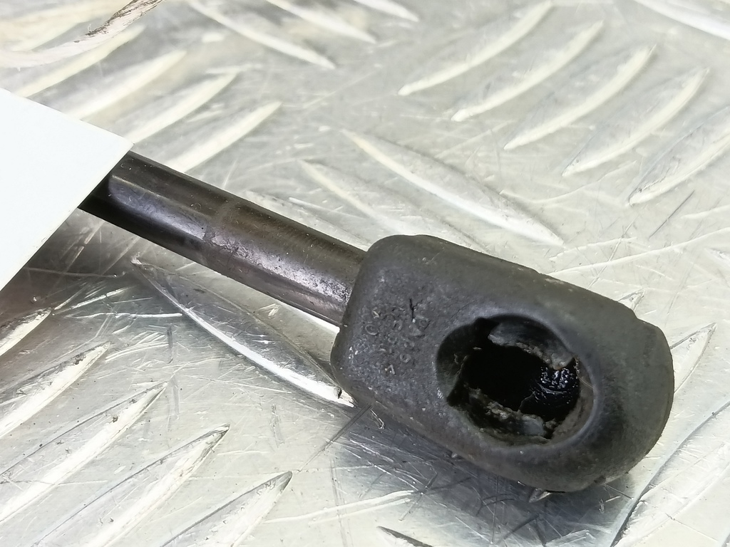 амортизатор стекла багажника HONDA CR-V 2.0 AT (150 л.с.)CR-V  II (2001—2004) Внедорожник 74820SCA003, 630 рублей, Москва