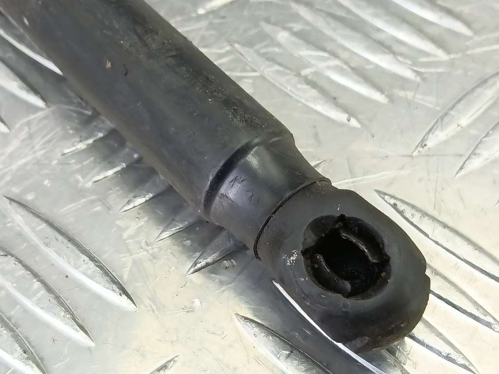 амортизатор стекла багажника Hyundai TUCSON 2.7 4WD AT (173 л.с.)Tucson  I (2004—2011) Внедорожник 871702E020, 750 рублей, Москва