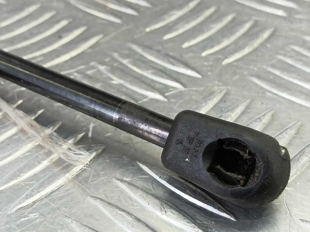 амортизатор стекла багажника Kia SPORTAGE  871701F100, 520 рублей, Москва