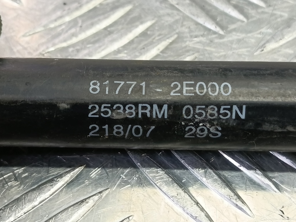 амортизатор крышки багажника Hyundai TUCSON 2.0 MT (140 л.с.)Tucson  I (2004—2011) Внедорожник 817712E000, 520 рублей, Москва