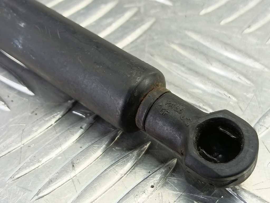 амортизатор капота Hyundai SONATA 2.0 AT (144 л.с.)Sonata  V (2004—2007) Седан 811613D000, 860 рублей, Москва