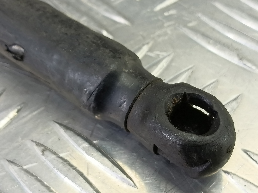 амортизатор крышки багажника Kia SPORTAGE  817801F010, 520 рублей, Москва