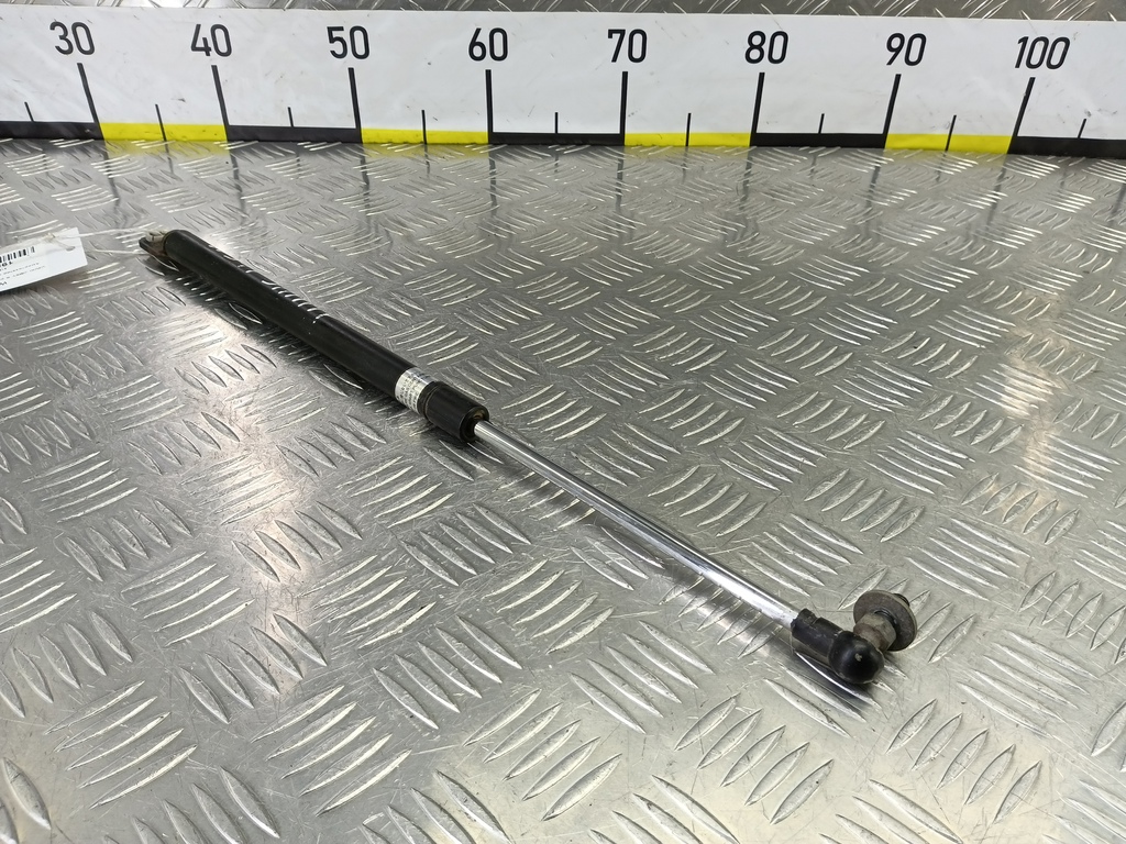 амортизатор крышки багажника SUZUKI JIMNY 1.3 4WD MT (86 л.с.)Jimny  III рестайлинг (2005—2012) Внедорожник 8180081816, 1210 рублей, Москва