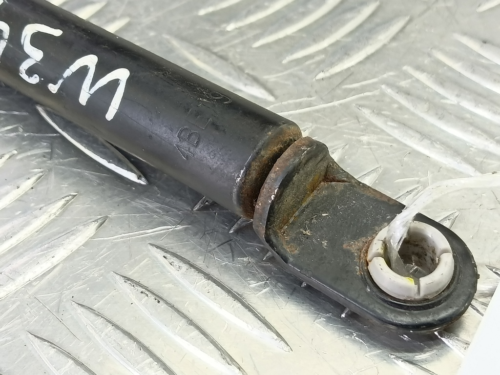 амортизатор крышки багажника SUZUKI JIMNY 1.3 4WD MT (86 л.с.)Jimny  III рестайлинг (2005—2012) Внедорожник 8180081816, 1210 рублей, Москва