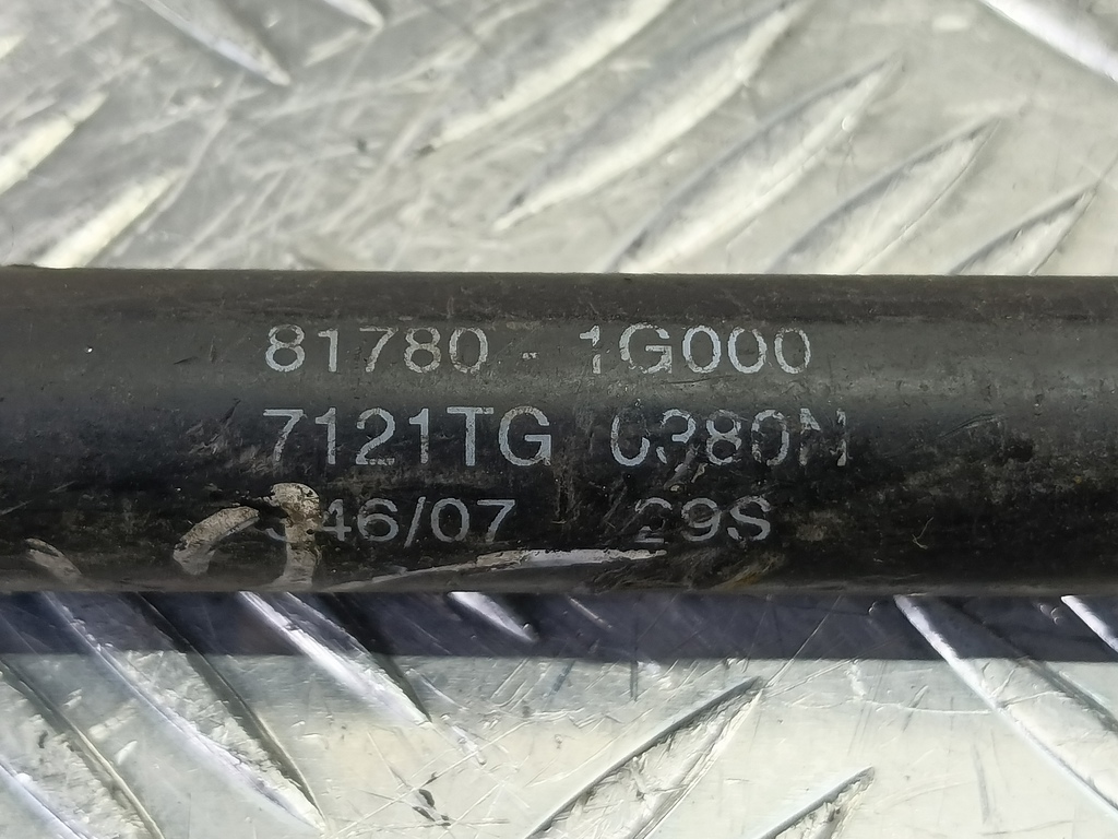 амортизатор крышки багажника Kia RIO  817801G000, 520 рублей, Москва