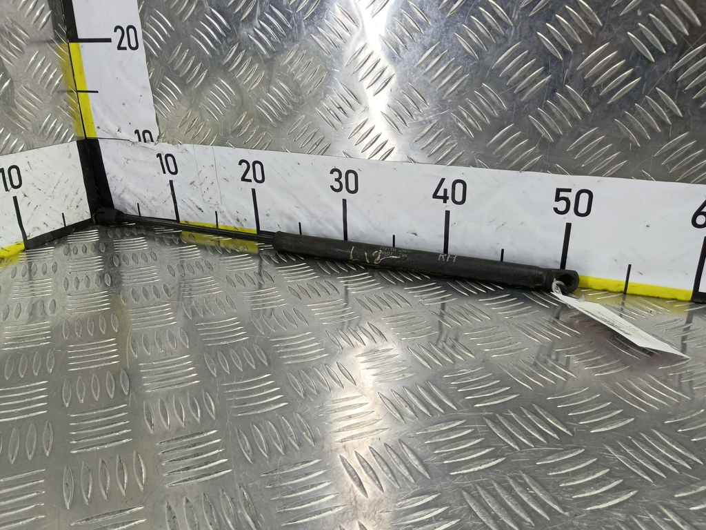 амортизатор крышки багажника Kia RIO  817801G000, 520 рублей, Москва