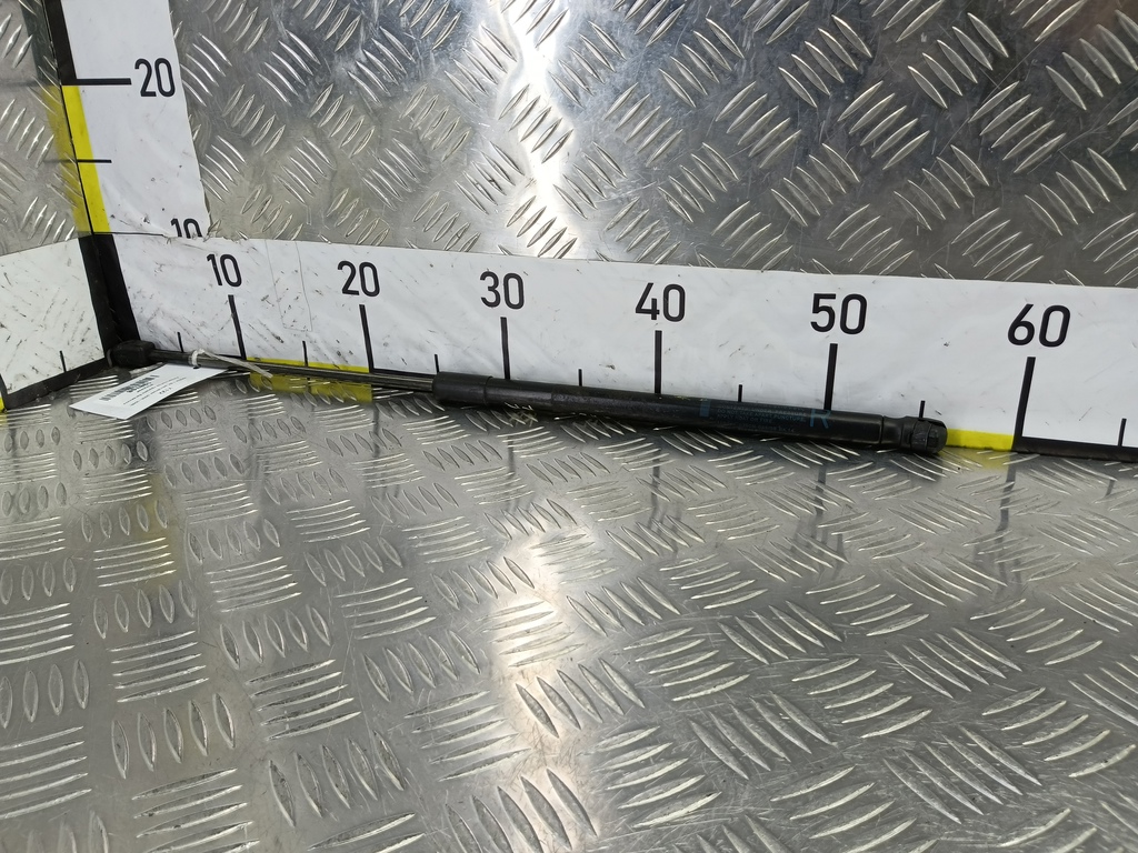 амортизатор крышки багажника MAZDA 3  BP4K62620F, 520 рублей, Москва