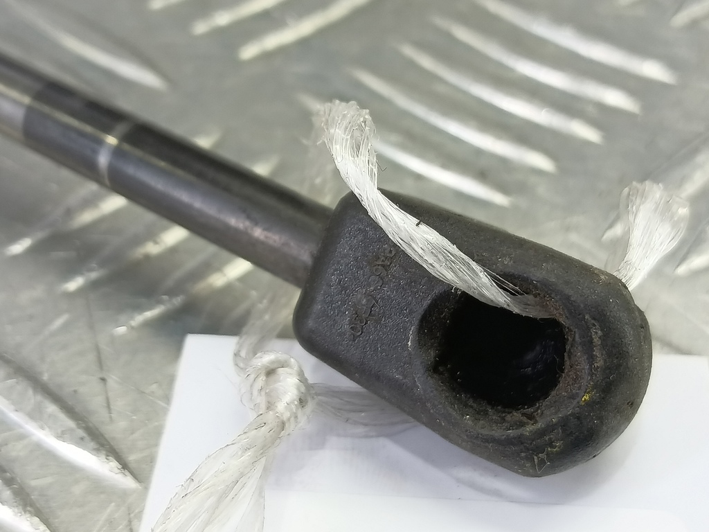 амортизатор крышки багажника MAZDA 3  BP4K63620F, 520 рублей, Москва