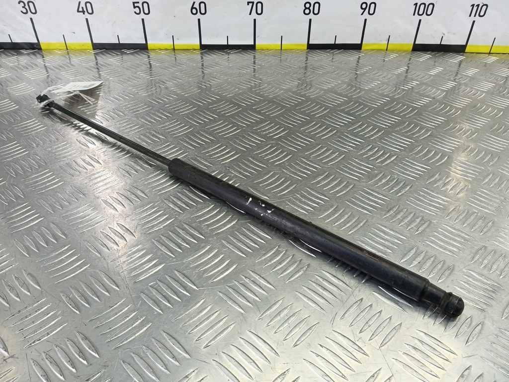 амортизатор капота Kia SORENTO  811813E010, 860 рублей, Москва