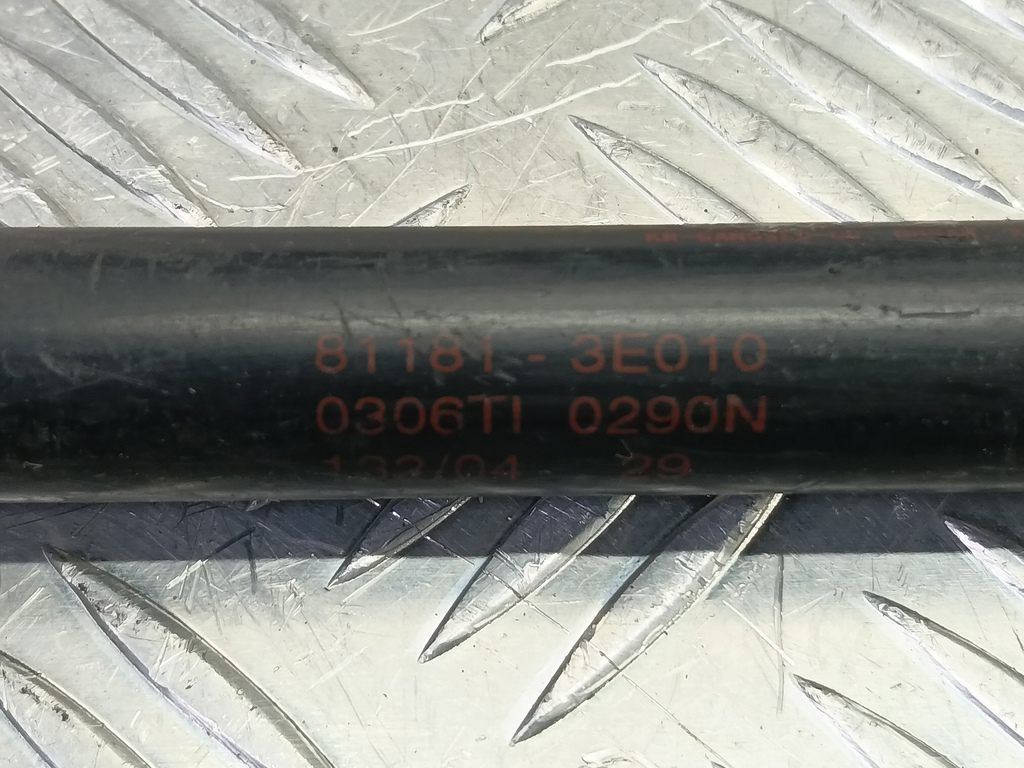 амортизатор капота Kia SORENTO  811813E010, 860 рублей, Москва