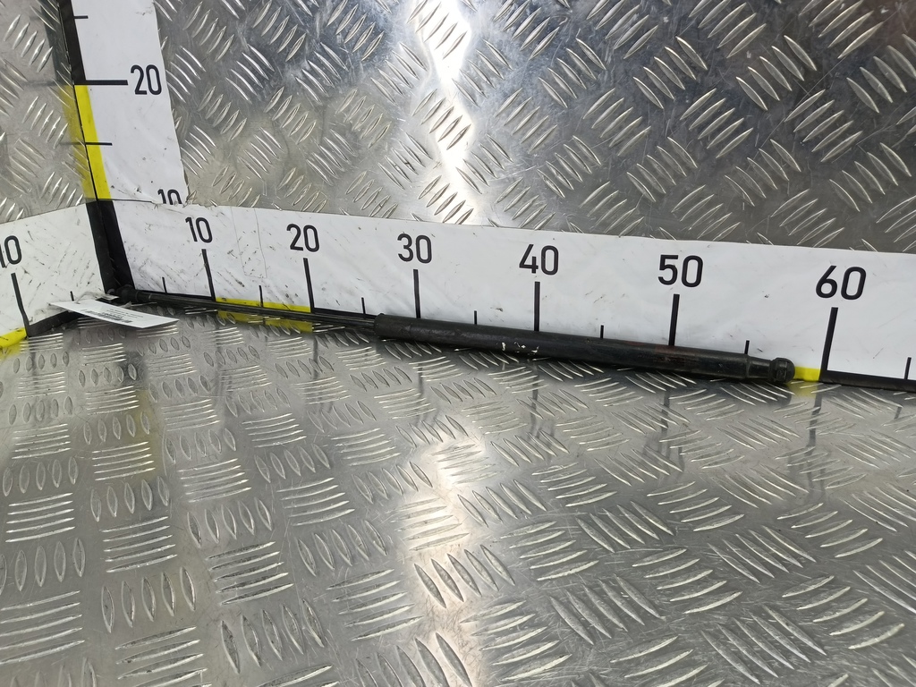 амортизатор капота Kia SORENTO  811813E010, 860 рублей, Москва