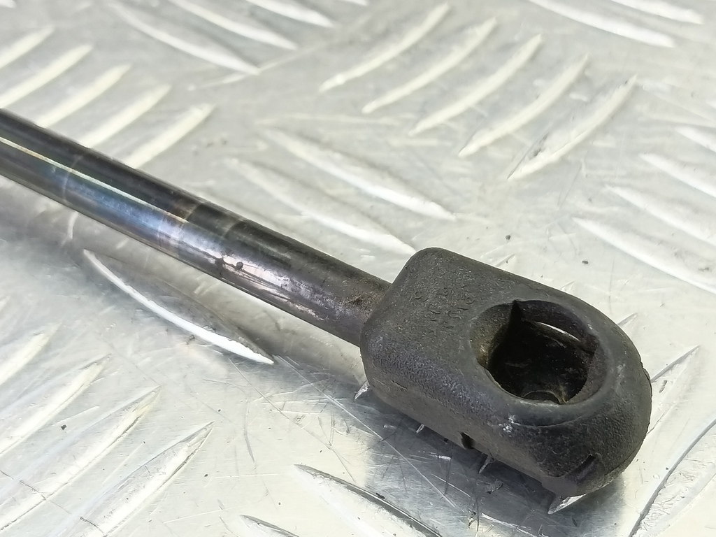 амортизатор крышки багажника MITSUBISHI Space Star  MR248940, 980 рублей, Москва