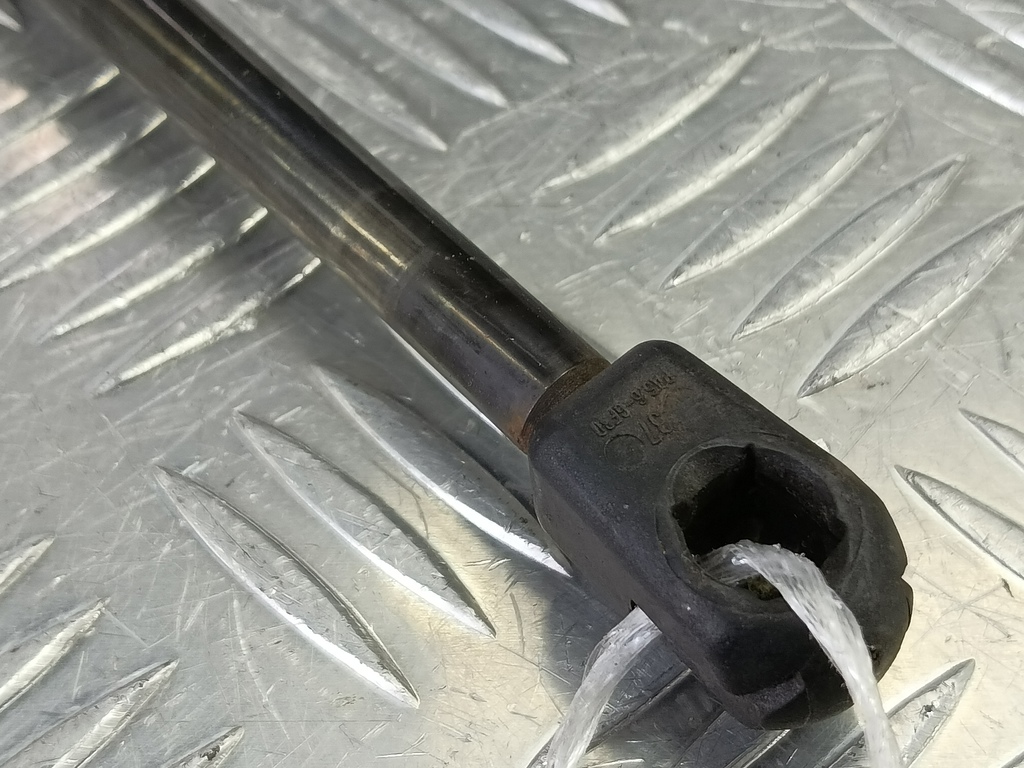 амортизатор крышки багажника Kia Ceed  817801H510, 980 рублей, Москва