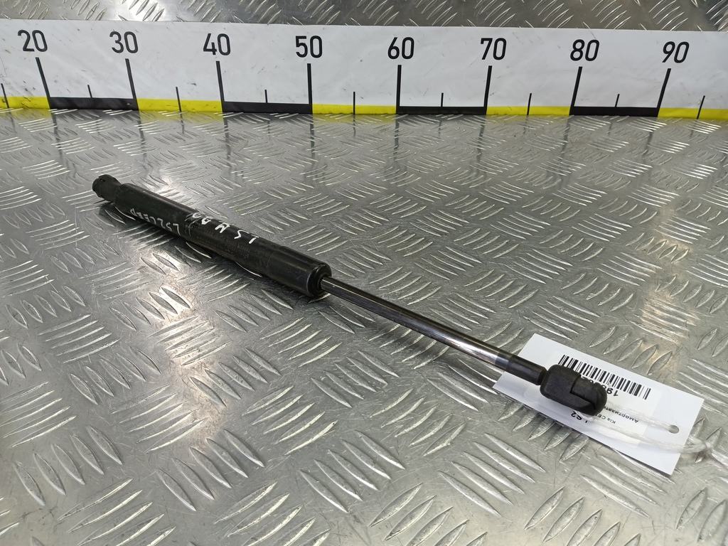 амортизатор крышки багажника Kia Ceed  817701H510, 980 рублей, Москва