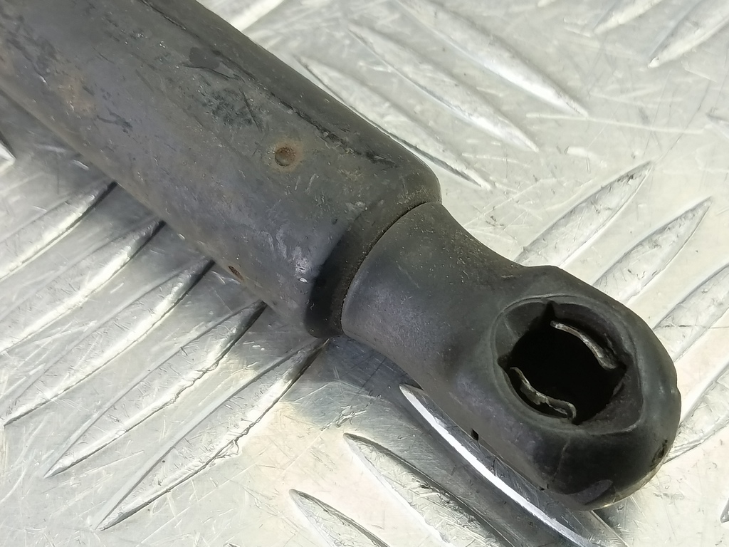 амортизатор крышки багажника Kia Ceed  817701H510, 980 рублей, Москва